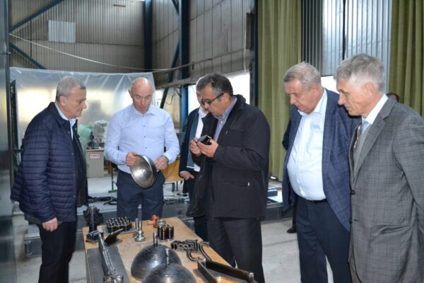The leaders of the National Academy of Sciences of Ukraine visited the production facilities of the NVO Chervona Hvilya.